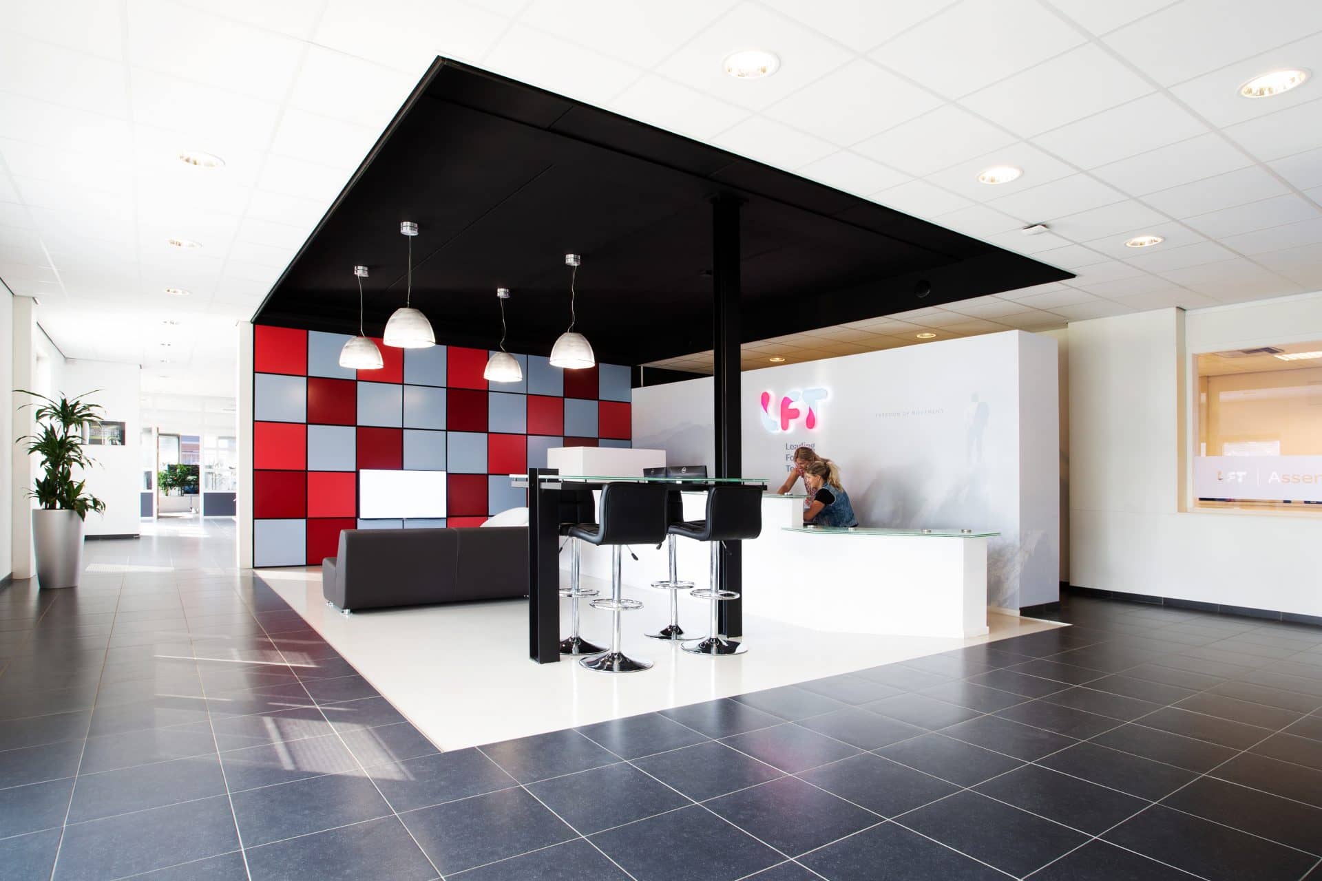 Freedom of movement Leading Foot Technology